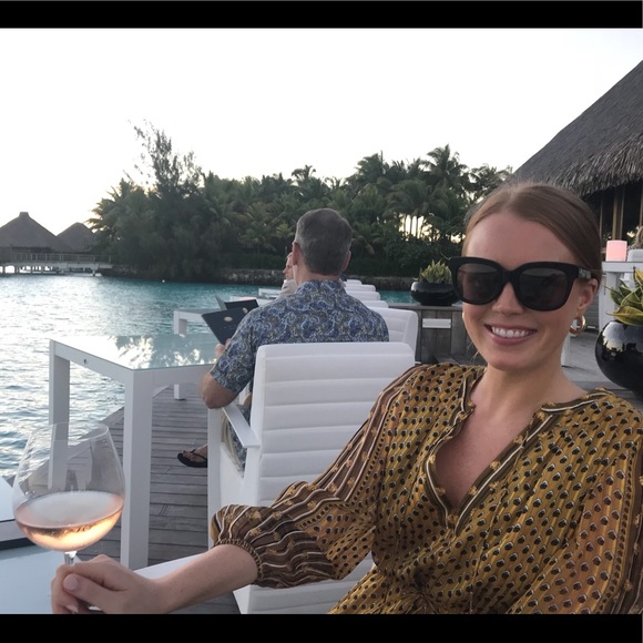 Meet your Posher, Whitney - Picture 1 of 1